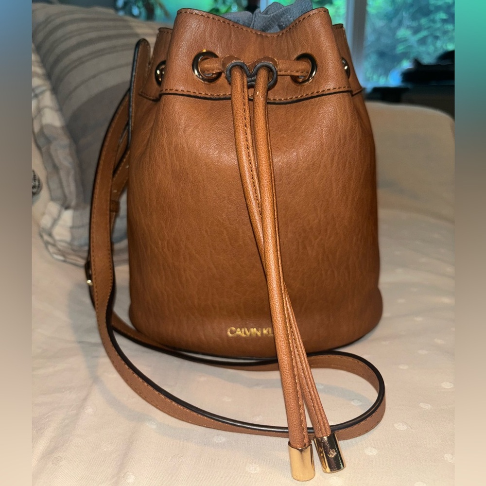 Calvin Klein Crossbody Bucket bag with Drawstring in Brown EUC